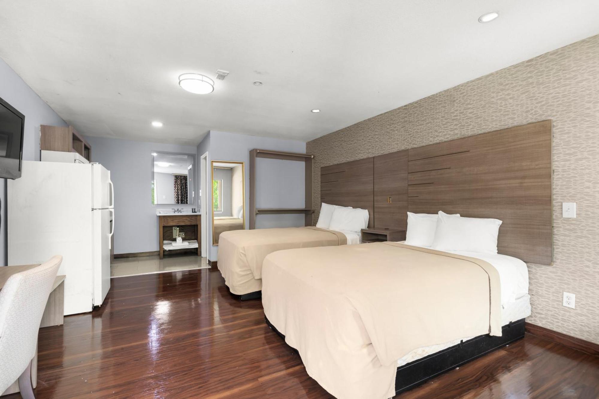 Travel Inn & Suites Humble Bagian luar foto