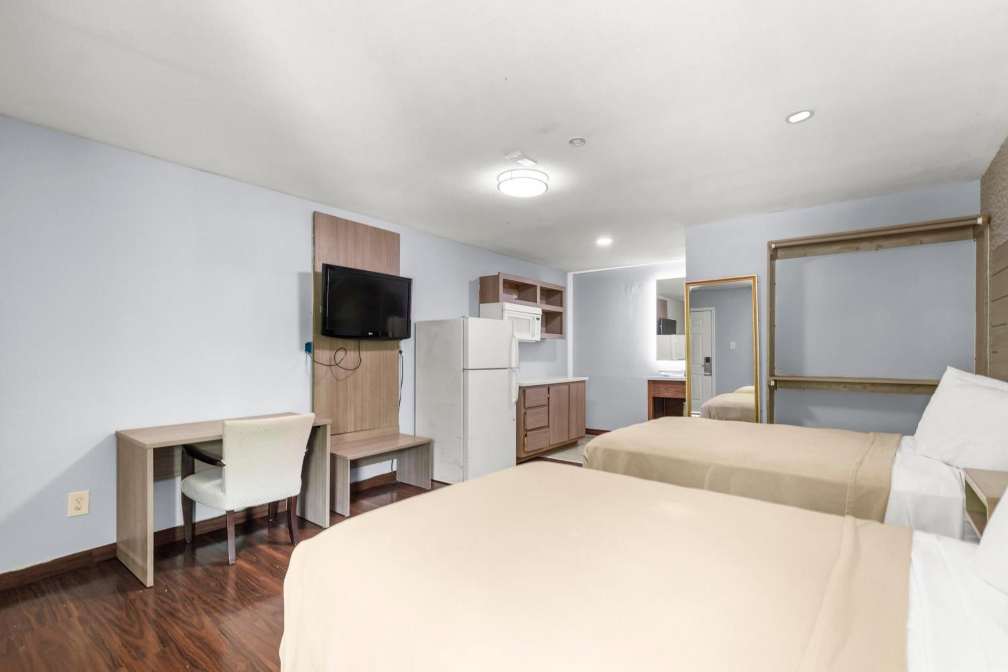 Travel Inn & Suites Humble Bagian luar foto