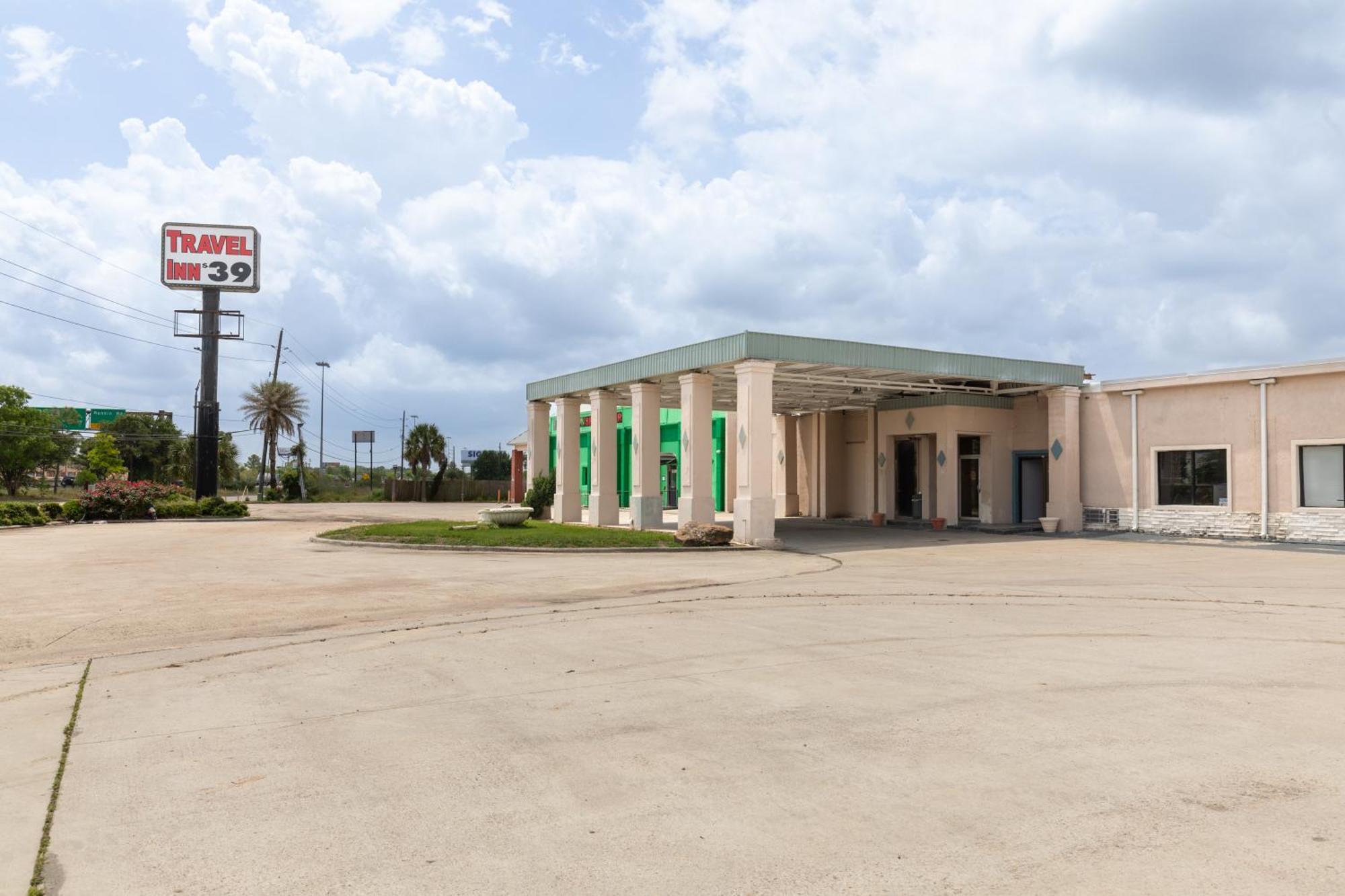 Travel Inn & Suites Humble Bagian luar foto