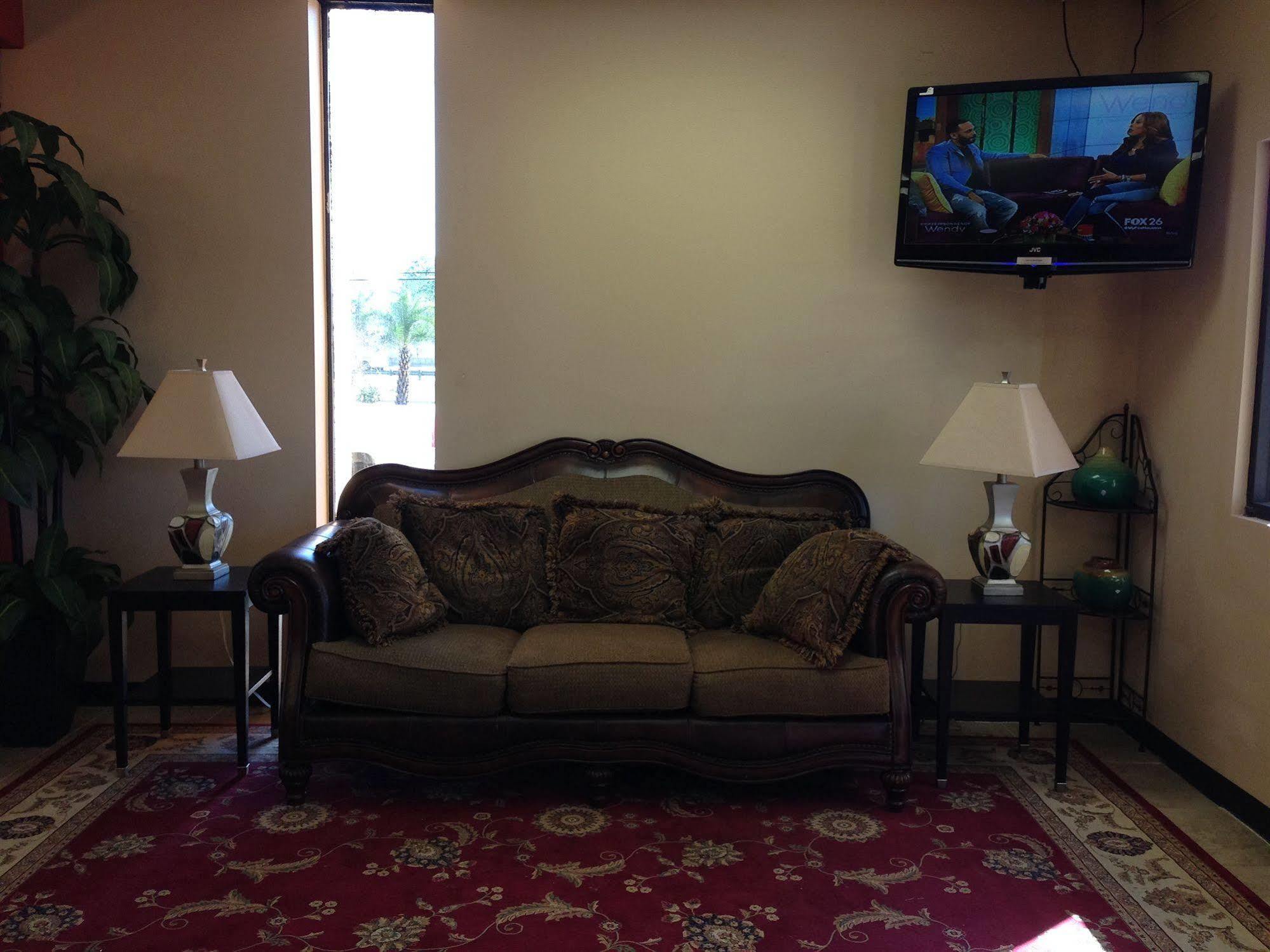 Travel Inn & Suites Humble Bagian luar foto