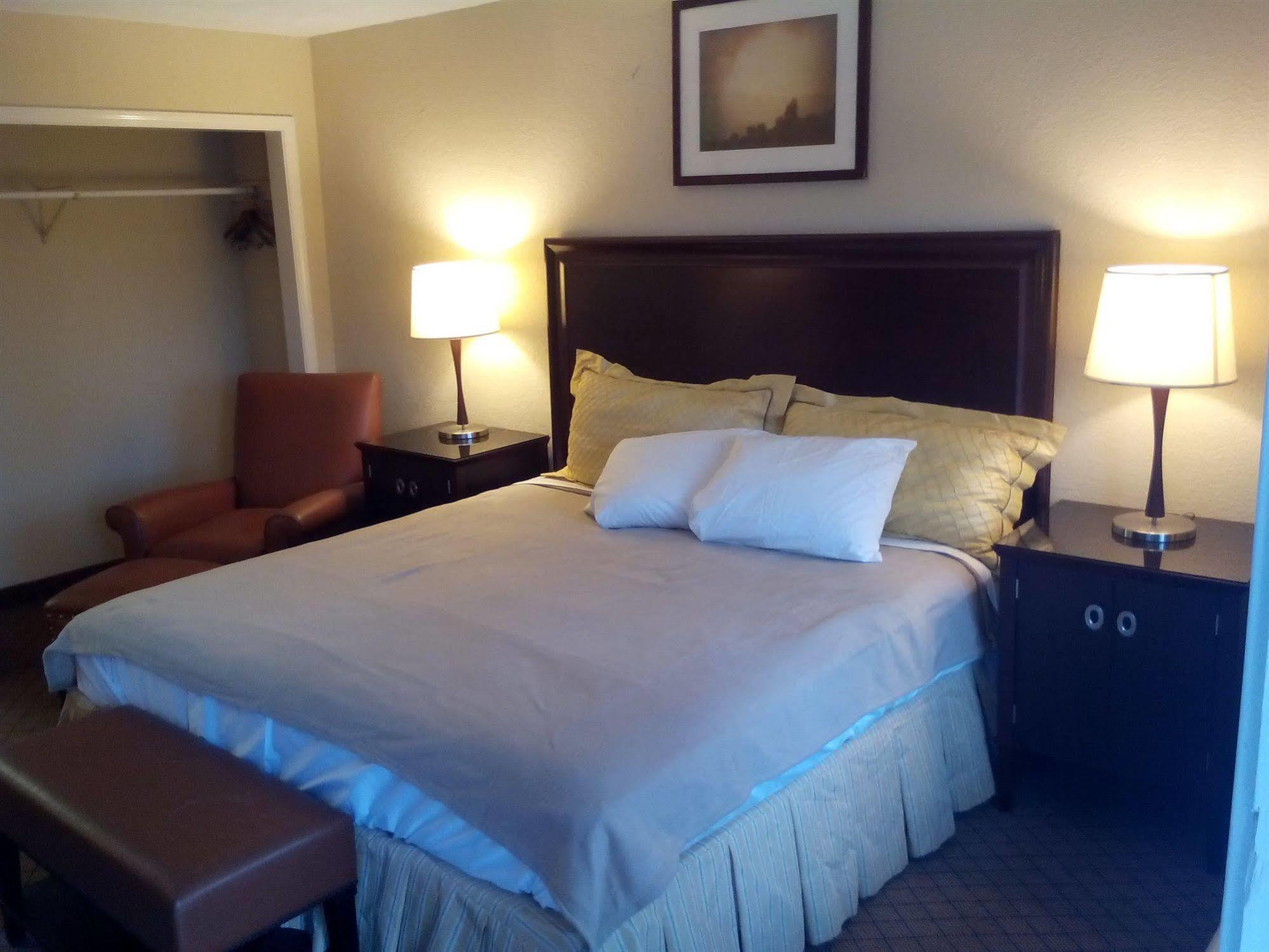 Travel Inn & Suites Humble Bagian luar foto